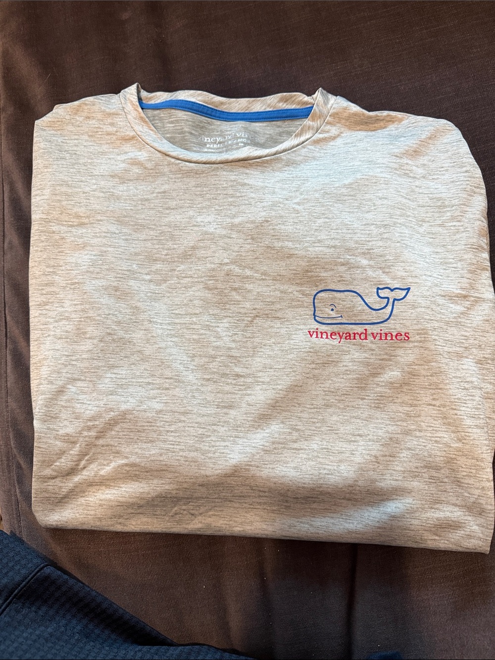 Vineyard Vines Light Gray Long-Sleeve Rash Guard with Blue Whale and Red Text